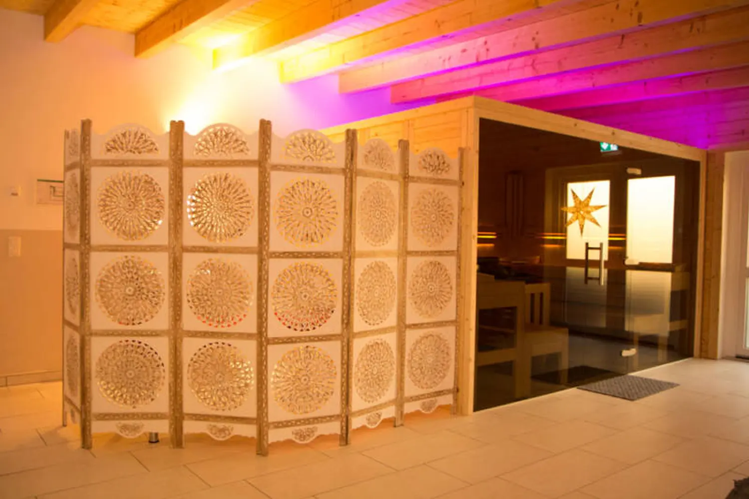 Schwimmschule Wellenreiter GmbH drinnen